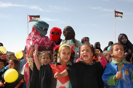 niños en desfile